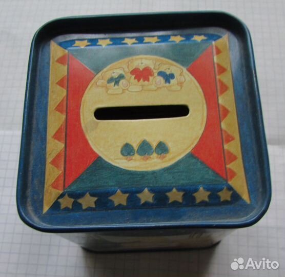 Жестяные банки, коробки копилка