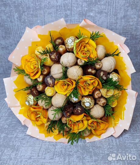 Букет из сухофруктов, орехов и конфет