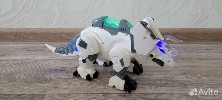 Робот динозавр