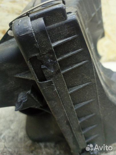 Корпус воздушного фильтра Opel Astra G Z16SE 2001