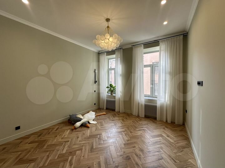 3-к. квартира, 120 м², 3/5 эт.