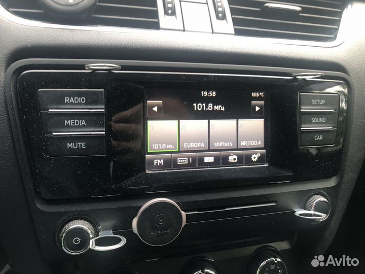 Продам магнитолу для Шкода Октавия А7