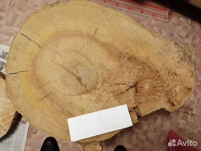 Спилы дуба, березы для столов