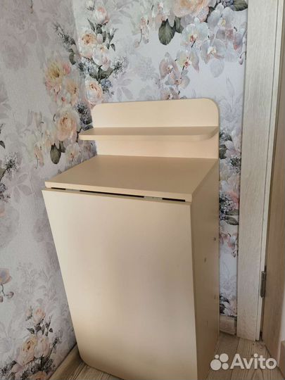 Стол маникюрный