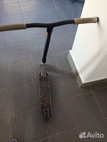 Трюковой самокат mongoose