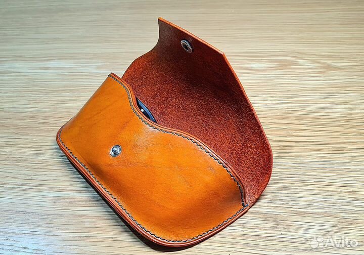 Кожаный чехол для очков