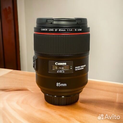 Canon EF 85mm f/1.4L IS USM