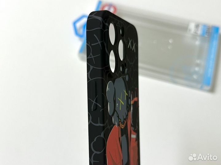 Чехол на iPhone 13 Pro Kaws