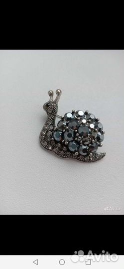 Броши в ассортименте