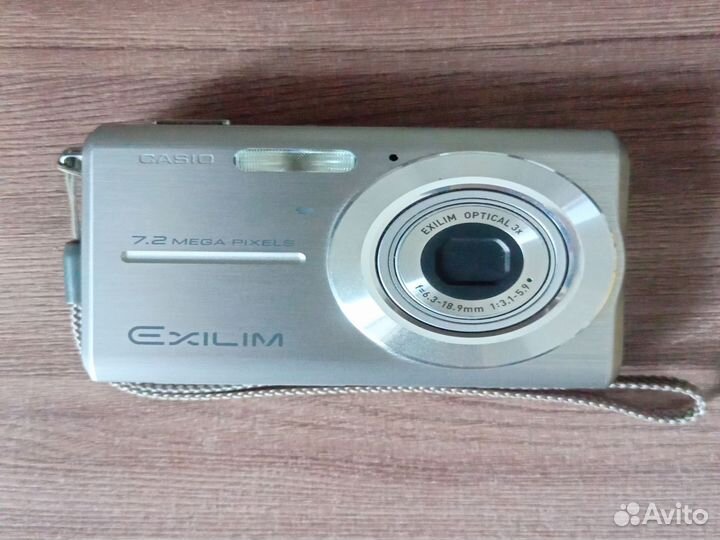 Компактный фотоаппарат casio