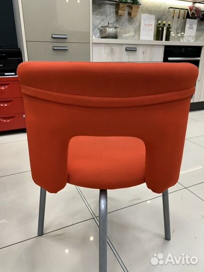 Стул офисный крутящийся тканевый