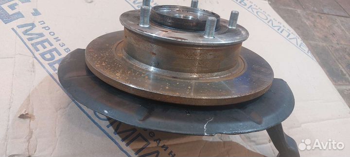 Поворотный кулак, ступица chevrolet Niva