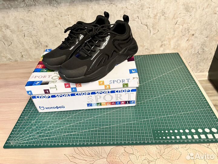 Кроссовки kotofey 39