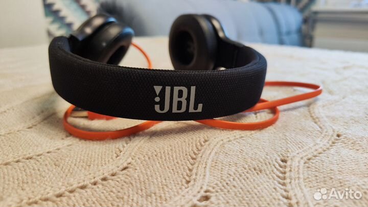 Беспроводные наушники jbl E45BT