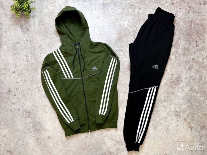 Спортивные костюмы Adidas