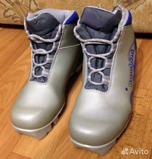 Детские лыжные ботинки