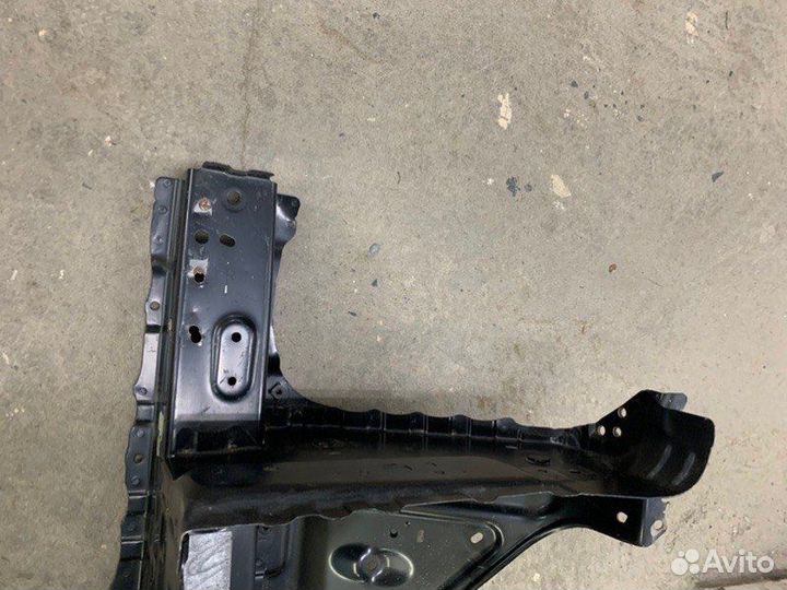 Суппорт фары передний правый Toyota Land Cruiser