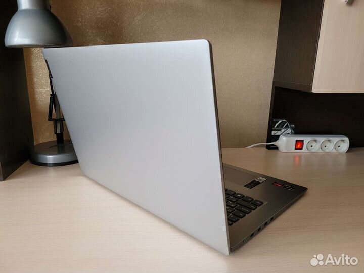 Ноутбук Lenovo IdeaPad 3 17ADA05