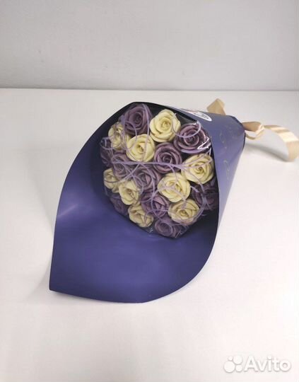 Букет - 19 Роз из Белого Шоколада