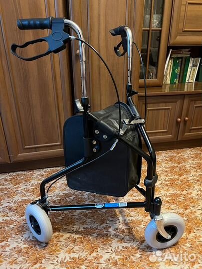 Опоры-ходунки на 3-х колесах с сумкой