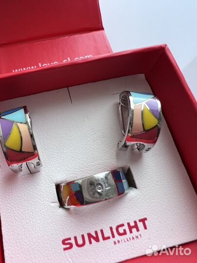 Серьги и кольцо из серебра с эмалью и бриллиантом