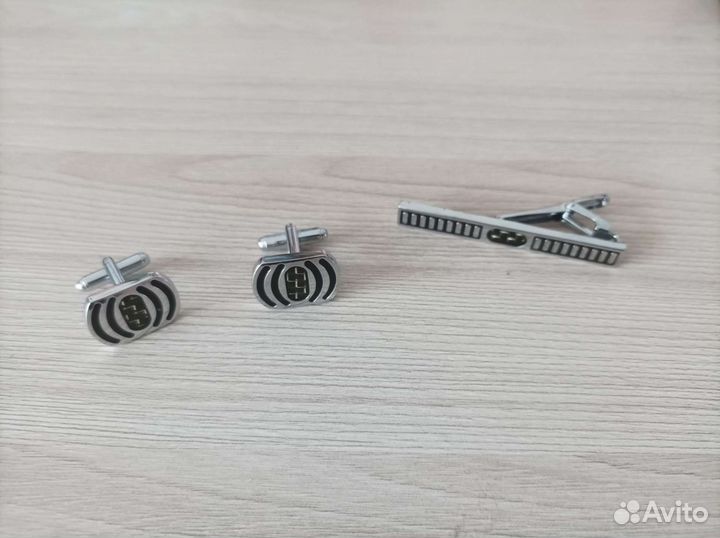 Запонки, зажим для галстука, футляр