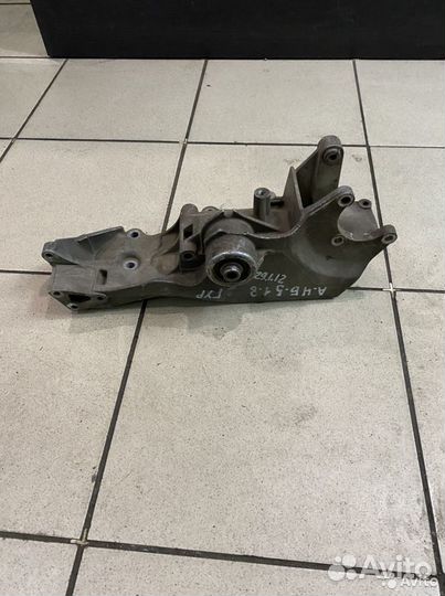 Кронштейн гур Audi А4 Б5