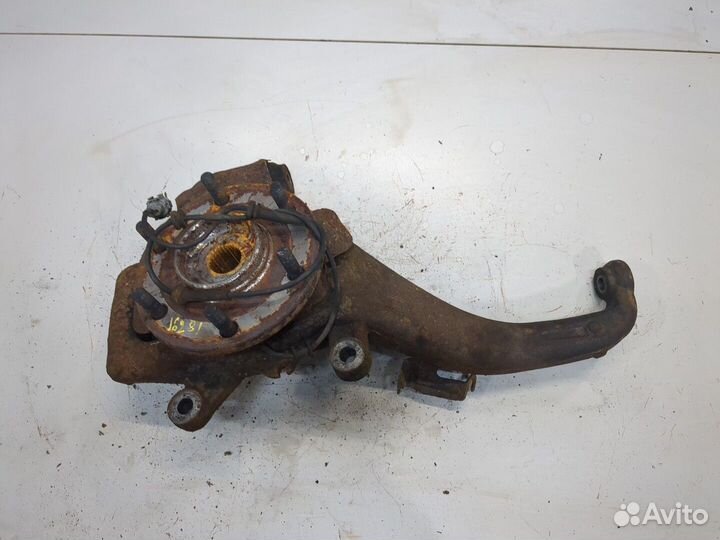 Ступица (кулак, цапфа) Infiniti QX56, 2004