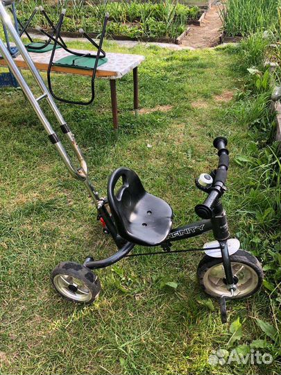 Трехколесный велосипед