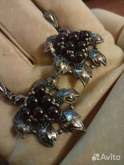 Серьги с гранатом