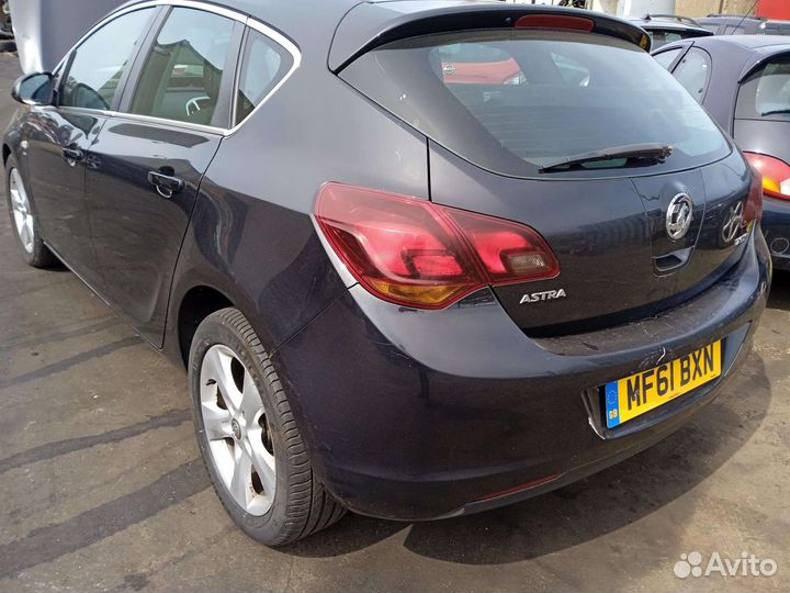 Вентилятор радиатора opel astra J 2011