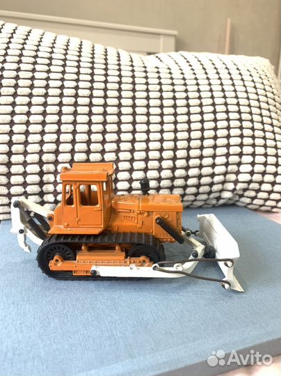 Трактор Т-2 1:43