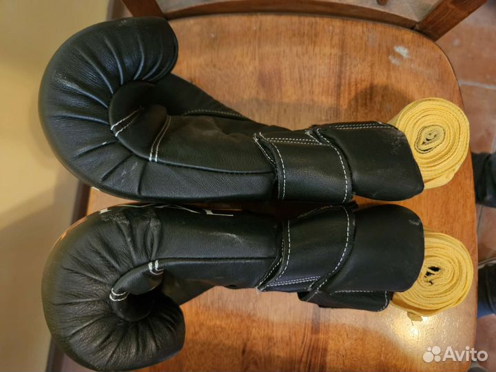 Боксерские перчатки 14 oz Rival