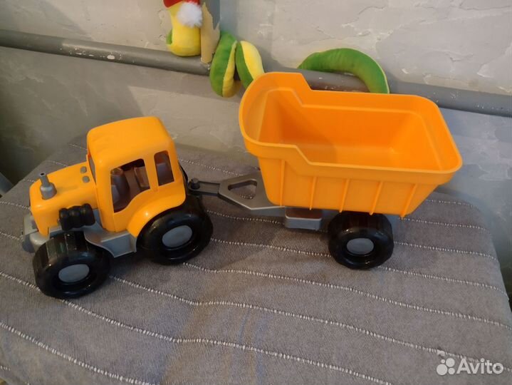 Трактор большой и маленький