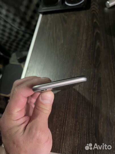 iPhone 6S, 32 ГБ