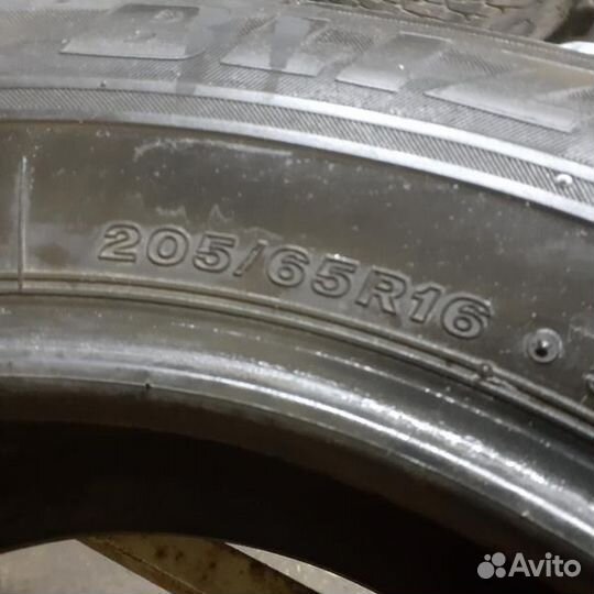Bridgestone Blizzak Revo GZ 205/65 R16