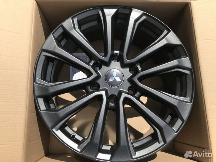 Новые литые диски R058 R18 6*139,7/67,1/38