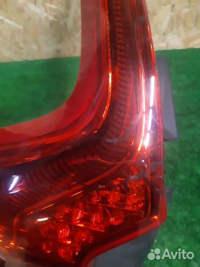 Volvo XC90 2015- задний левый фонарь с дефектом