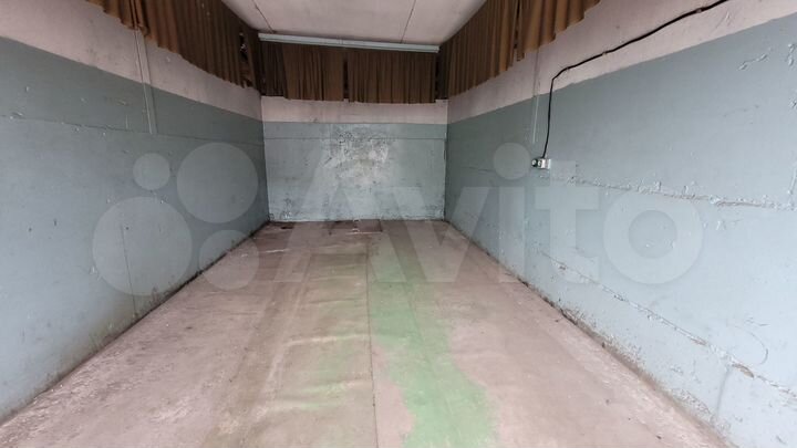 Гараж, > 30 м²