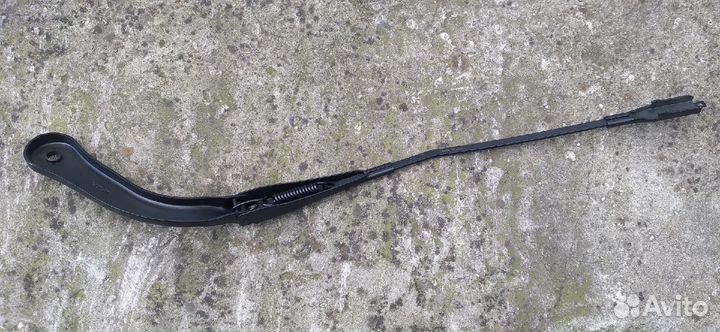 Поводок стеклоочистителя правый bmw 3 e90 91 92 93