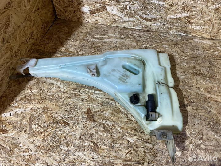 Бачок омывателя VW Touareg GP 02-10