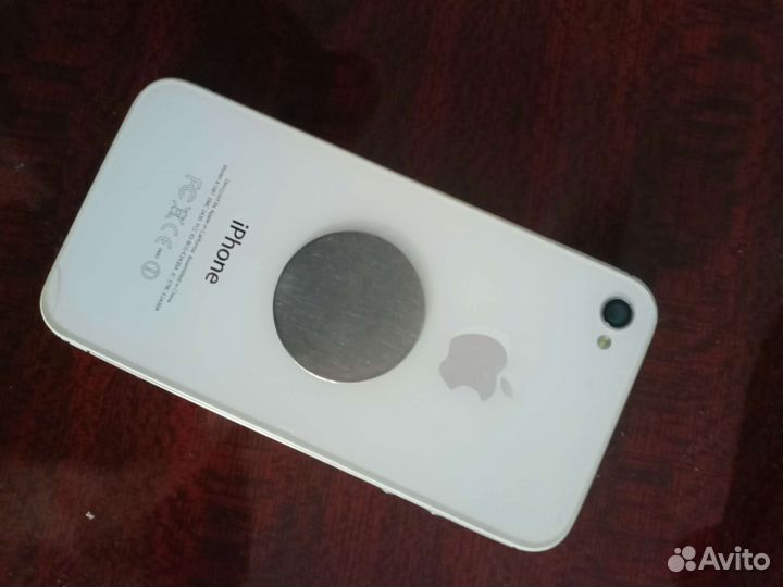 Телефон iPhone 4s