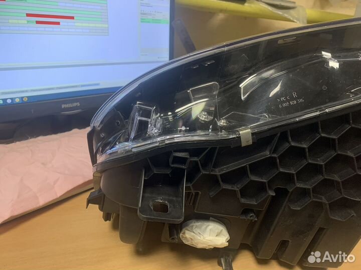 Биксеноновая фара Правая F25, F26