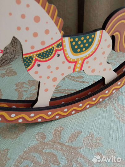 Лошадка деревянная