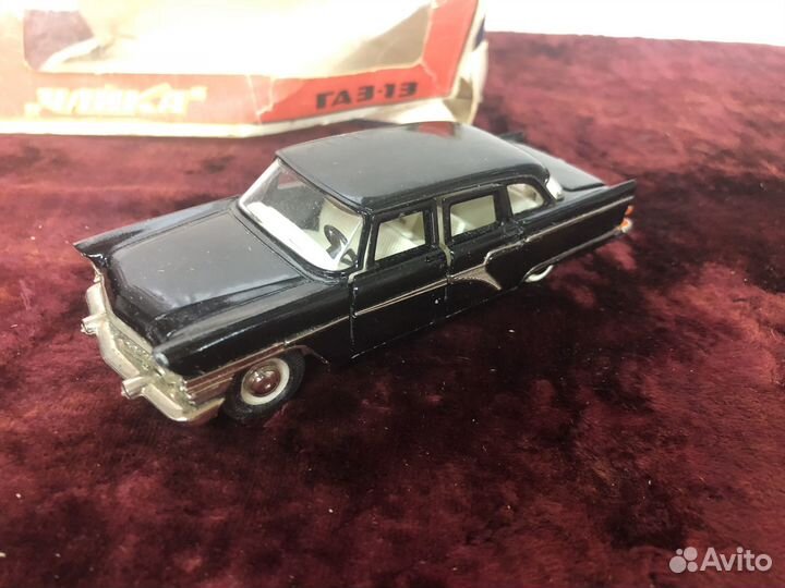 Модель автомобиля Чайка СССР