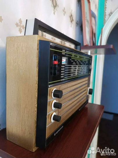 Ретро-приемник ''Океан - 209 '' с фм и 3 Мгц. СССР