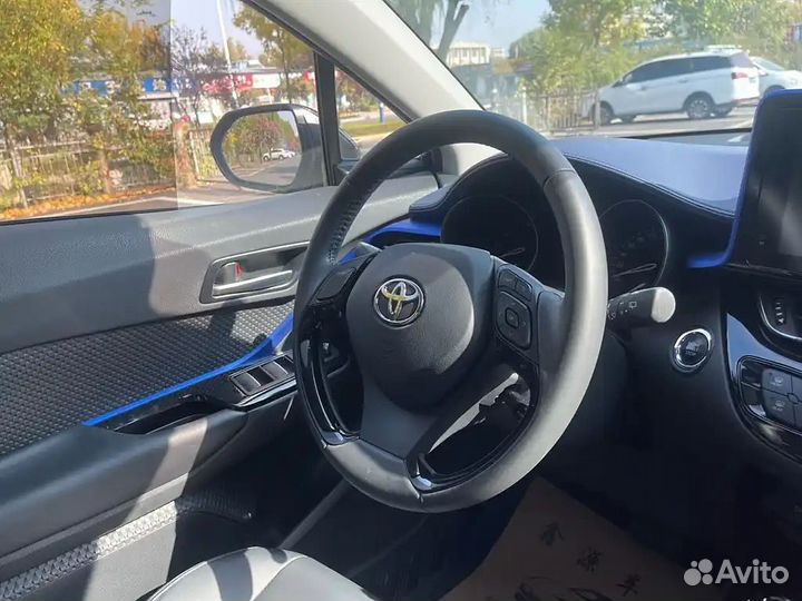 Toyota C-HR 2.0 CVT, 2021, 27 000 км