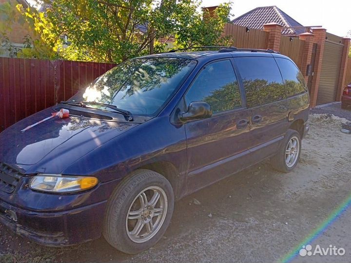 Chrysler Voyager 3 AT, 2000, 300 000 км