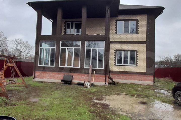 Дом 300 м² на участке 10 сот.