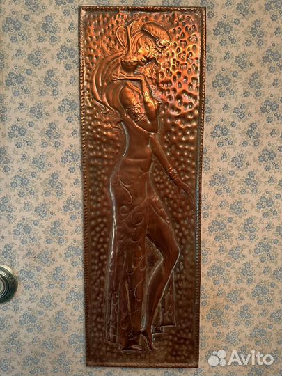 Медная чеканка - Девушки